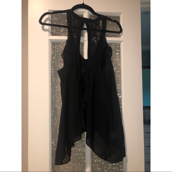 BCBGeneration black chiffon top w/ruffles and lace - Picture 2 of 3